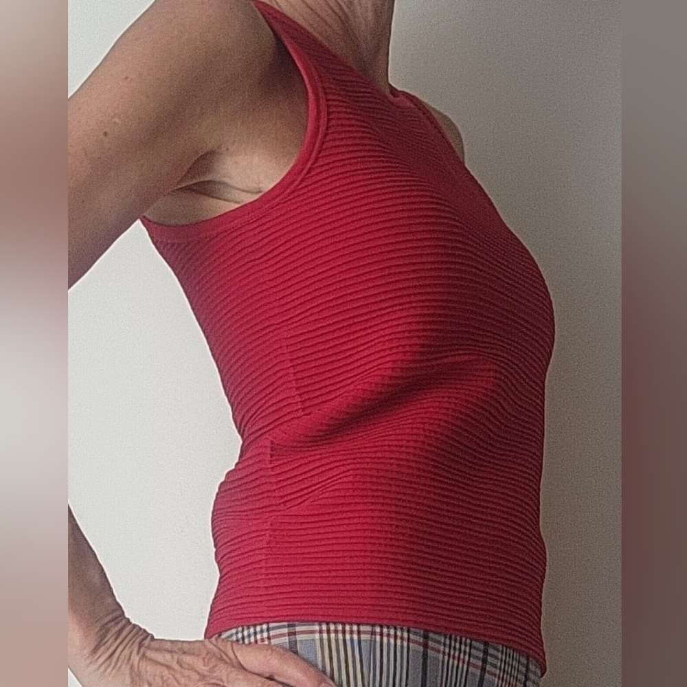 DKNY Red Ribbed Tank Top | Sleeveless Knit | Fitted | Size Small
